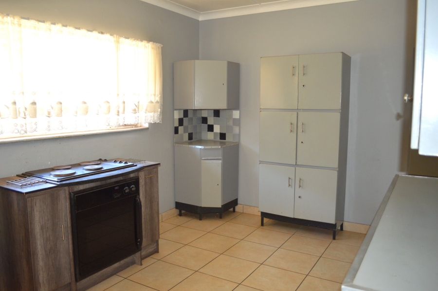 4 Bedroom Property for Sale in Roosheuwel North West